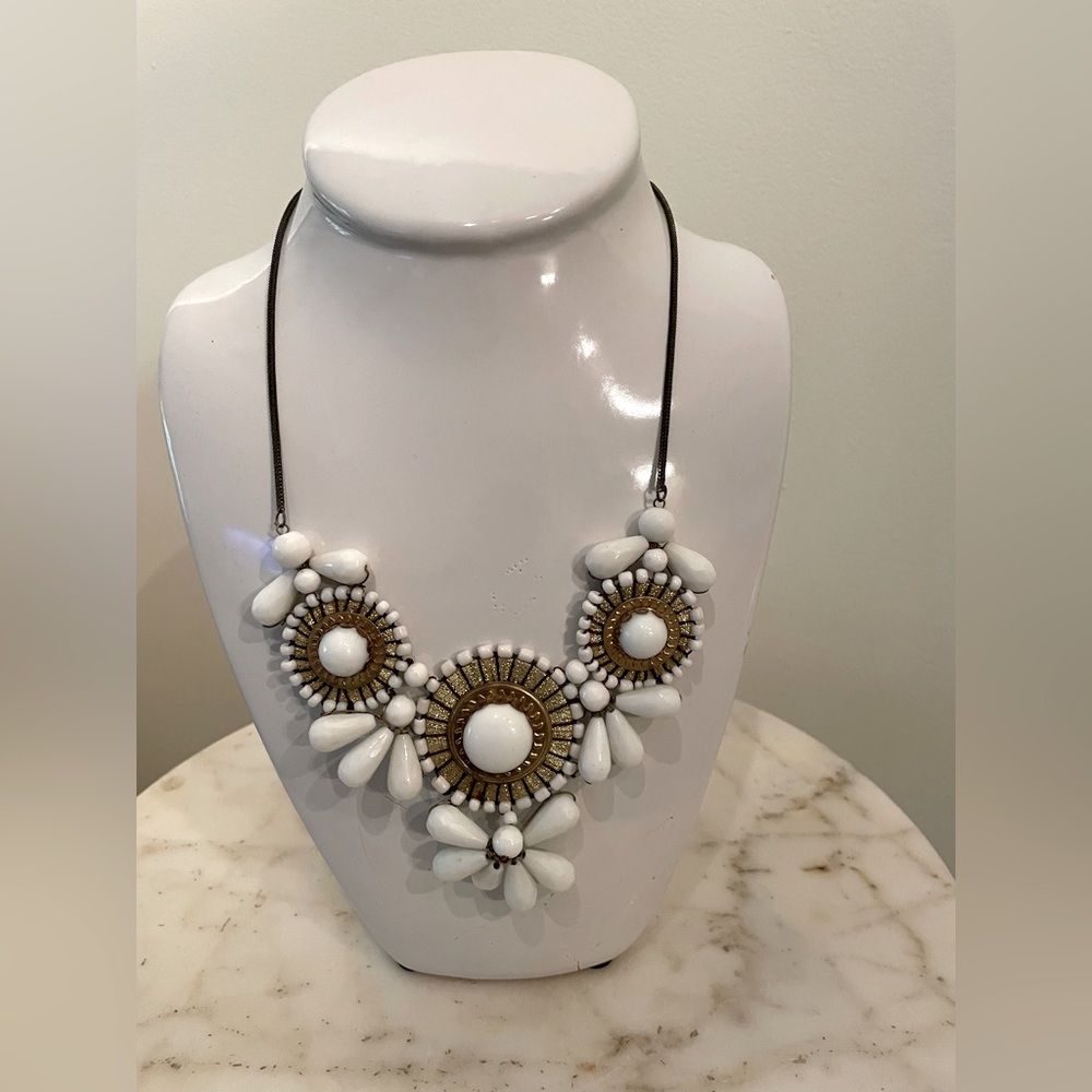 Statement necklace